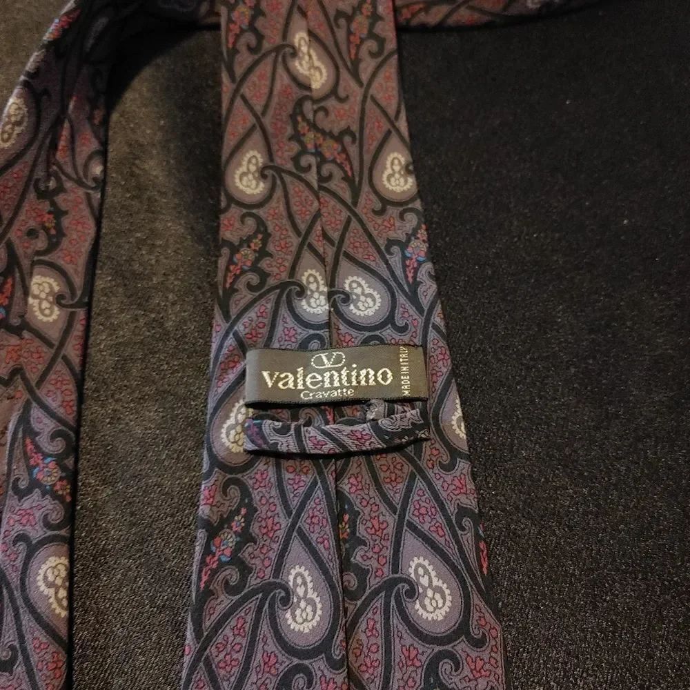 Valentino tie